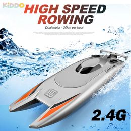 24G RC Boat 30KMH 4CH High Speed Remote Control Ship Rowing Waterproof Capsize Reset Racing Speedboat 240508