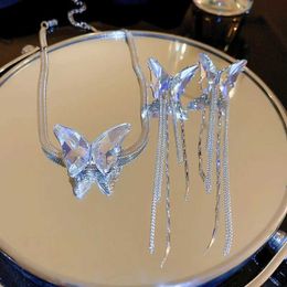 Dangle Chandelier Fashion Design Crystal Butterfly Tassel Ear Clip Necklace Set Creativity Personality Female Snake Bone Chain Necklace Jewellery