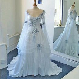 Vintage Celtic Brautkleider weiß und hellblau farbenfrohe mittelalterliche Brautkleider Schaufel Ausschnitt Corset lange Ärmel Applikationen Blumen 2451