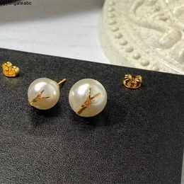 Designer Stud Earrings For Women Luxurys Designers Pearl Hoop Earring Gold Earrings Wedding Charm Jewerlry With Free Box AHS9