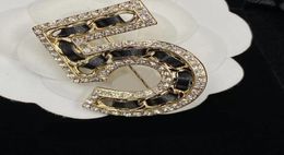 Luxury Ladies Men Designer Brand Number Brooch 18K Gold Plated Rhinestone Jewellery Brooch Charm Highend Genuine Leather Pin Christ8534354