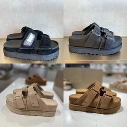 2024 Fashion Sandals Outdoor Sand beach Rubber Slipper Fashion Casual Heavy-bottomed buckle Sandal leather sports sandals size 35-44