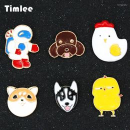 Brooches Timlee X003 Cartoon Lovely Animal Chick Dog Astronaut Brooch Pins Fashion Jewellery Wholesale