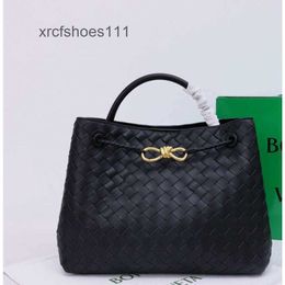 Metal Woven Capacity 2024 Womens Botteggs Buckle Shoulder Venets Classic Lady Rope New Leather Bags Portable Bag Andiamo Totes Tote Large ONJQ