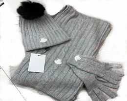Winter designer scarf hat gloves classic suit curved cashmere beanie cap luxury Scarves Designers men sports warm ski glovess hats6905596