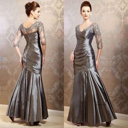 Plus Size Mother of the Bride Illusion Half Sleeve Appliqued Pleats Mermaid Mothers Dress For Weddings Elegant Formal Prom Dresses Party Gowns 0509