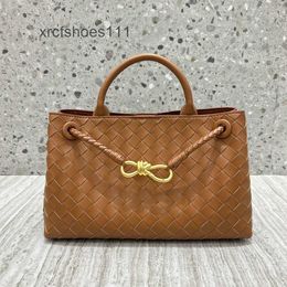 Andiamo Straddle Knitted 2024 Underarm Single Handbag Totes Fashion Botteggs Shoulder Bags Leather Designer Womens Bag Simple Veneeta East/west Oblique Women EU5Z