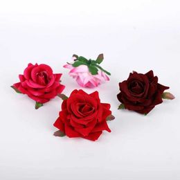 Decorative Flowers Wreaths 5 Pieces Fake roses head silk flowers for scrapbooking wedding decorative flowers Christmas home decorations artificial flowers