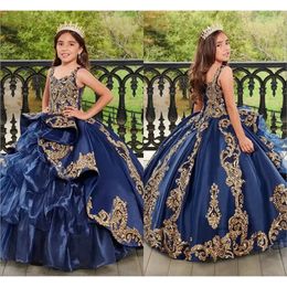 Dark Blue Little Girl's Pageant Dresses With Gold Lace Appliced ​​Puffy Tiersed Ruffles Princess Ball klänning för bröllopsfödelsedagbarn TODDER Formell festklänning 0509