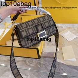 Fendidesigner Bag Womans Designer Cross Body Hobo Bag Vintage Baguette Luxurys Women Bags Fashion Handbag Crossbody Alligator Ladies Purse Bumbag 2302273D
