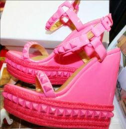 Cheap Womens Shoes Summer Rivet Studded Gladiator Sandalias Fashion Lady Open Toe Platform Wedge Sandals Gold Black Pink2115625