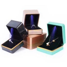 Jewelry Boxes LED Jewelry Box Bracelet Ring Necklace Storage for Wedding Engagement Gift Display Case Luxury Jewerly Organizer Packaging Box