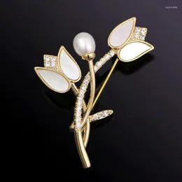 Brooches Fashion Plant Shaped Pearl Rhinestone Tulip Flower Brooch For Women Coat Wedding Jewelry Party Accessries Gifts