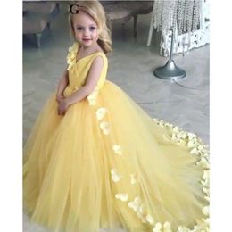 2019 High Quality Flower Girls Dresses V Neck Yellow Tulle Princess Ball Gown Baby Girls Birthday Party Dresses 281m