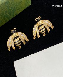 Luxurious Bee Letter Pendant Earrings Diamond Charm Studs Women Rhinestone Eardrops Steel Seal Dangler With Gift Box9407875