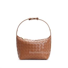 Small Wallace Purse Womens 2024 Botteag Bag Shoulder Women Event Bags Straddle Venetas New Single Woven Celebrity Style Handheld BKUX