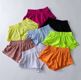 Faixa Lu-16 que shorts quentes de 2,5 polegadas quentes solteiros respiráveis esportes de seca rápida ioga saia versátil casual ginásio lateral aritzia 1125ess