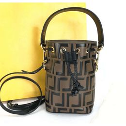 10A quality Ladies Genuine Leather designers drawstring bag pochette mens gym tote vacation top handle handbag Womens shoulder Clutch bucket crossbody bagsbag