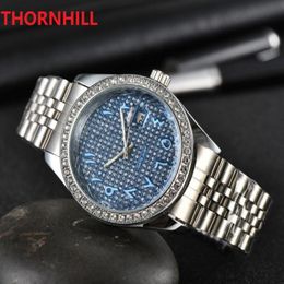 Famous Fashion Mens Women Diamonds Ring Watches 40mm Iced Out Top Designer Quartz Movement Men and Lady Watch Stainless Steel Clock 208W