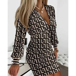 Basic Casual Dresses Two Piece Dress Long sleeved medium length shirt dress high waisted trend sexy body dress womens V-neck solid color jacket mini party jacketL2405