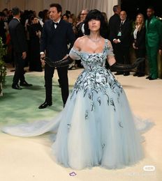 Celebrity Granduation Party dress Evening dress Ball gown 2024 Met gala Sydney Sweeney miumiu One shoulder High shoulder Blue Flower Kylie jenner Long dress