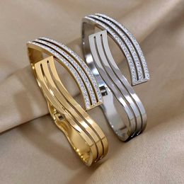 Bangle Crossed Bracelets Bangle For Women Stainless Steel Rhinestones Golden Silvery Waterproof Wave Cuff Jewelry Accessories T240509