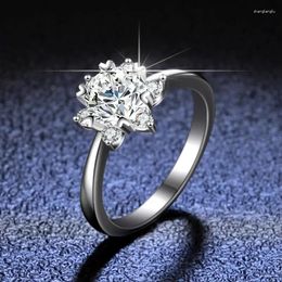 Cluster Rings With Credentials D Colour Moissanite Diamond Sunflower Ring Women's Luxury PT950 Platinum Wedding Band Fine Jewellery For Women