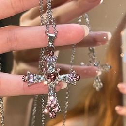 Y2K Zircon Cross Necklace Pink Purple Love Heart Cross Pendant Halsband för kvinnor Gotiska smycken Party Girls Accessories 2023