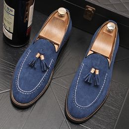 Fashion Brand Men's Tassel Suede Slip-on Leather Driving Shoes Designer Mens Moccasins Retro Pointed Banquet Social Shoes Male