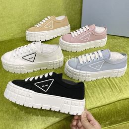 Double Wheel Nylon Gabardine Sneakers Dsigner Triangle Logo Canvas Casual Shoes Women Sneaker Trainers Triple Thick Bottom Low Shoe Top-Quality Size 35-42 E3