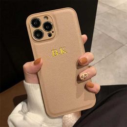 Cell Phone Cases Personalised customization of first letter leather phone case for iPhone 15 14 13 12 11 Pro X XS Max XR 7 8 Plus shock cover J240509