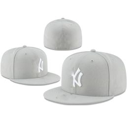 2024 designer Men's Baseball Full Closed Caps Summer Back Golden Letter Bone beige white Color Chicago Casual Sport Fitted hats Black flame New York Chapeau F13-09