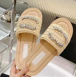 Paris Luxury Women's Sandals Charm Anti Slip Vacation Beach Open Toe Flat Shoes 2C Channel Water Diamond Woven Brand Shoes Casual Fashion Slippers Designer Shoes CCC