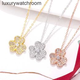 Vancleff High End jewelry necklaces for women Three Flower Necklace Exquisite V Gold Plated 18K Gold Full Diamond Pendant with Collar Chain for Women Original 1:1 logo