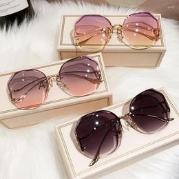 Sunglasses Fashion Tea Gradient Women Ocean Water Cut Trimmed Lens Metal Curved Temples Rimless Sun Glasses Female UV400