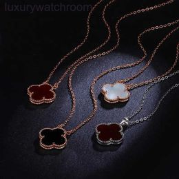 Vancleff High End jewelry necklaces for womens Four Leaf Grass Necklace Womens Thick 18k Rose Gold Plated Single Flower Double sided Pendant Red Agate White Fritilla