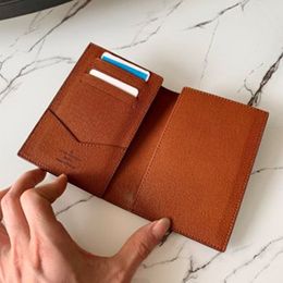 New Luxury Leather Designer Passport Holder Women's and Men's Credit Card Business Holder Travel Wallet 252M