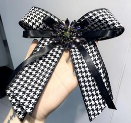 New Design Fabric Bow Brooches for Women Necktie Style Brooch Pin Wedding Dress Shirt Brooch Pin Handmade Accessories Fashion Gift3114765