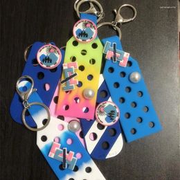 Keychains 1Pcs Summer Jack Jill PVC Rubber Keychain With 3Pcs Charms OKC41 DIY Mother Movement JJ Bag Accessory Key Ring Gift