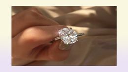 New Fashion Womens Wedding Rings Silver Gemstone Engagement Rings Jewelry Simulated Diamond Ring For Wedding2916489