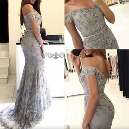 2023 New Cheap Sexy Mermaid Evening Dresse Off Shoulder Lace Appliques Beaded Crystal Button Back Sweep Train Prom Dresses Party Gowns 0509