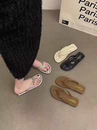 Flat Bottomed Herringbone Slippers For Women's Summer Outerwear Temperament 2024 Summer New Casual Internet Celebrity Beach Matching Skirt Sandals