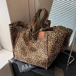 Shoulder Bags Leopard Pattern Tote Bag Vintage Canvas Fashion Big Capacity Handbag For School Work Shopping