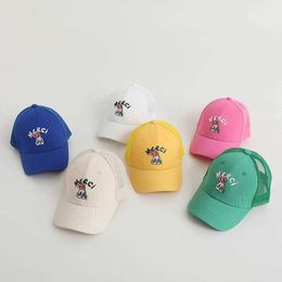 Caps Hats Summer Childrens Mesh Sun Hat Thin Breathable Baseball Hat Childrens Boys and Girls Cartoon Rabbit Baby Beach Hat d240509