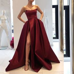 2021 Bury Prom Dresses with Pockets Side Slit Strapless Satin Elegant Long Evening Party Gowns Wine Red Women Formal Dress 0509