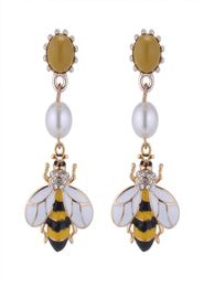 Yellow Gold Designer Bee stud Earrings for Women trendy Bee Pearl Cute Bee Dangel Long Style stud Earring Jewellery Gifts For Women 1057583