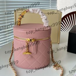 Classic Quilted Diamond Lattice Round Bucket Makeup Vanity Box Bags Top Handle Totes With Pearls Letter Zipper Pouch Gold Chains Crossbody Cosmetic Case 15X15CM