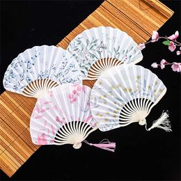 Chinese Style Products Portable Small Hand Held Fan Blank Silk Bamboo Folding Fans Chinese Style Flower Painting Fans Wedding Party Decor Gifts