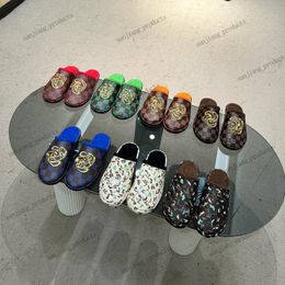 Latest Style Designer Slippers clogs Classic flowers Plaid embroidery logo Flat outdoors shoes mens Womens Casual sandals fleece Novelty Slipper scuff brand mules