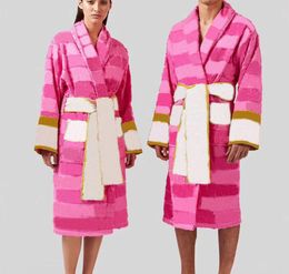 Classic Couples Bathrobe Unisex Absorbent Cotton Sleepwear Fashion Vintage Letter Jacquard Nightgown Outdoor Vacation Portable9247698